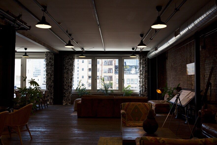 More Photos Of 722-728 S Broadway, Los Angeles Office For Lease