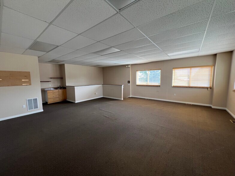 More Photos Of 123-151 12th St SW, Loveland Manufacturing For Lease