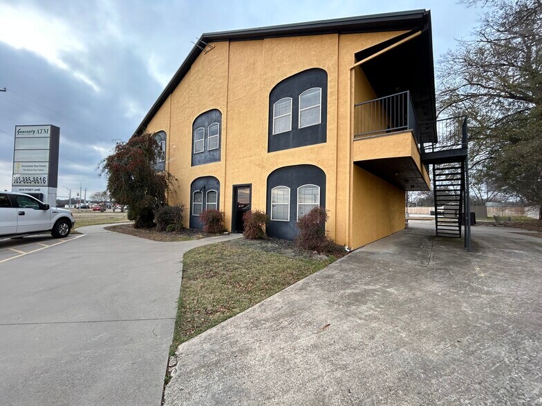 More Photos Of 1610 Posey Ln, Sulphur Springs Office For Sale