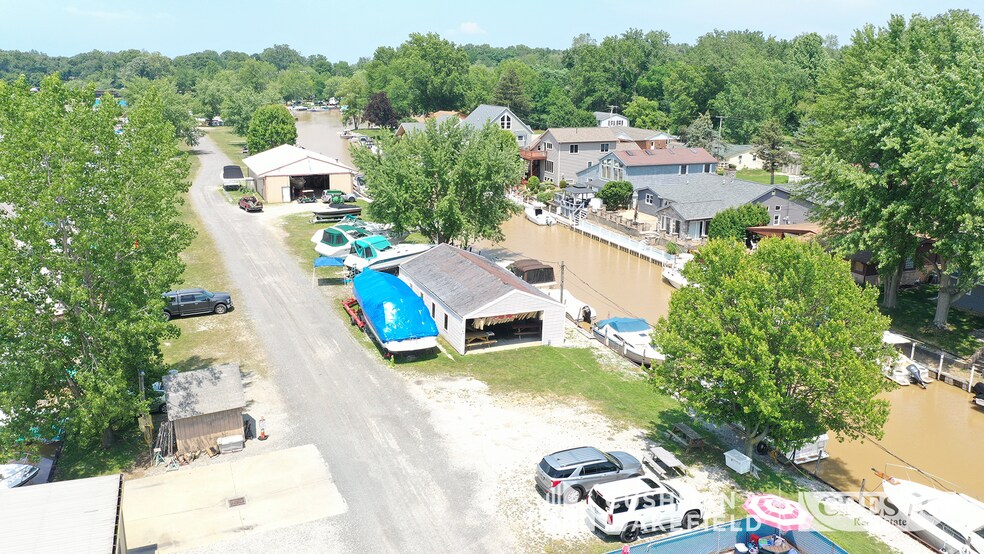 More Photos Of 921 W River Rd, Vermilion Marina For Sale