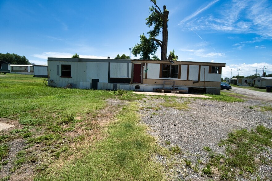 More Photos Of 400 S Front St, Noble Manufactured Housing Mobile Home Park For Sale