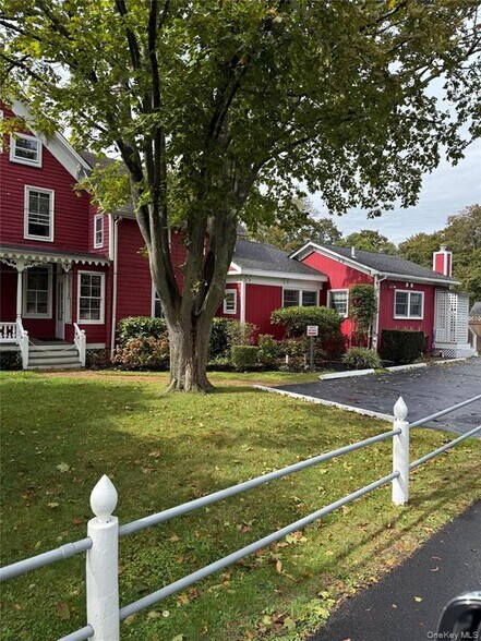 More Photos Of 247 Main St, Center Moriches Medical For Sale