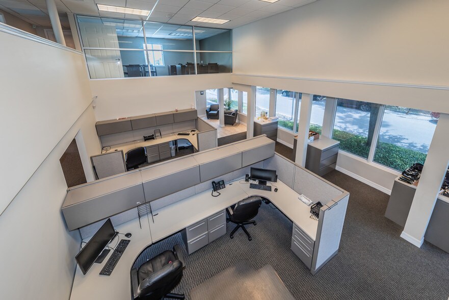 More Photos Of 1663 1st Ave S, Saint Petersburg Office Residential For Lease