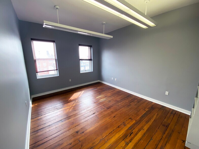 More Photos Of 715 St Paul St, Baltimore Office For Sale