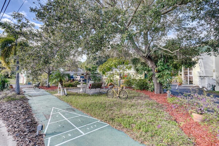 More Photos Of 1064 Broadway, Dunedin Hotel For Sale