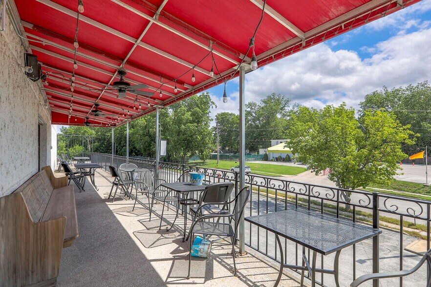 More Photos Of 330 E 135th St, Kansas City Restaurant For Sale