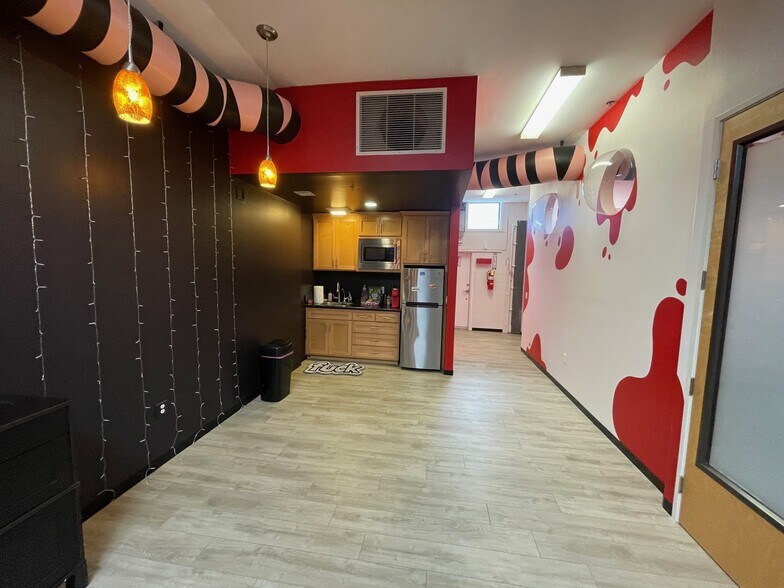 More Photos Of 2312 W Burbank Blvd, Burbank Loft Creative Space For Lease