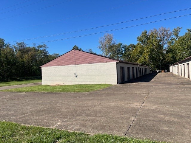 More Photos Of 1321 DuPont Rd, Parkersburg Unknown For Lease