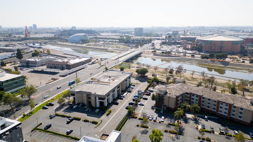 More Photos Of 1855 W Katella Ave, Orange Office Residential For Lease