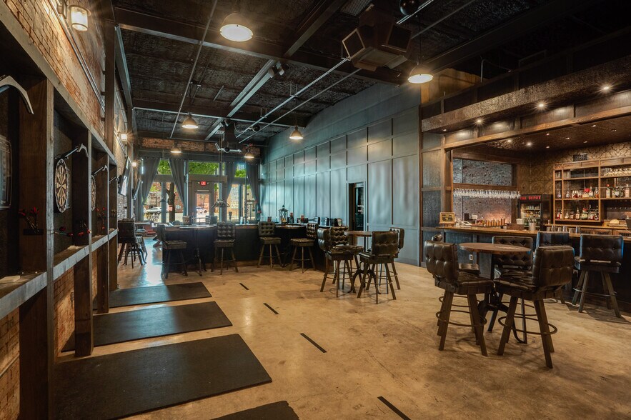 More Photos Of 809 Ohio Ave, Wichita Falls Bar For Sale