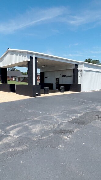 More Photos Of 5939 US-72 Hwy, Killen Freestanding For Lease
