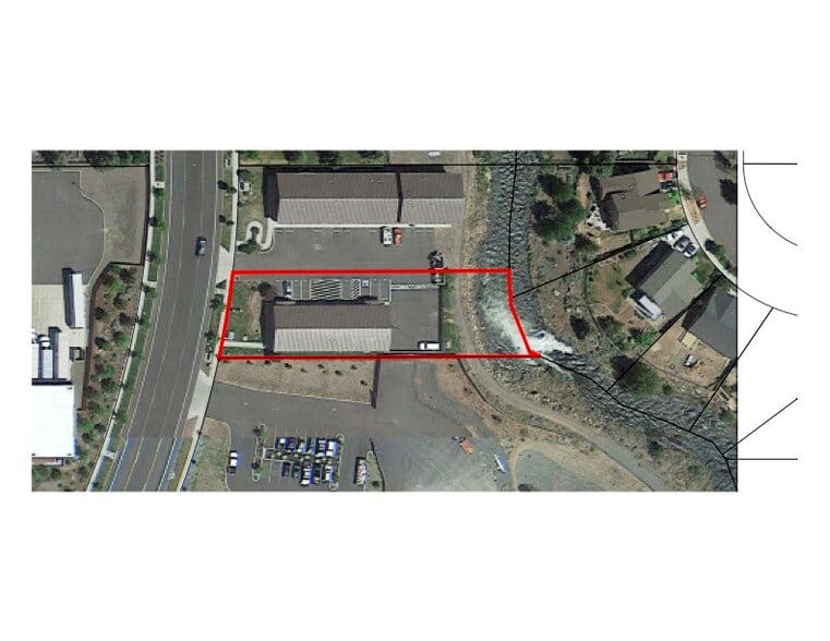 More Photos Of 62982 18th St, Bend Warehouse For Lease