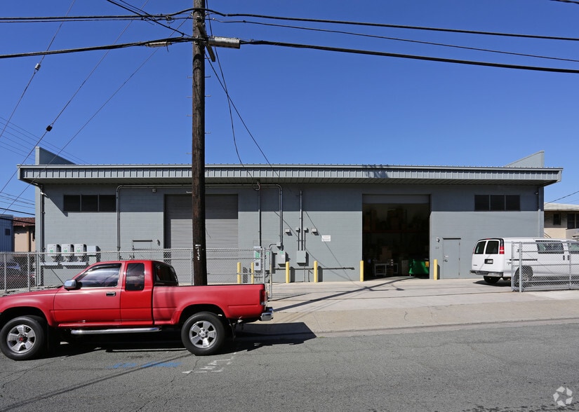 More Photos Of 296 Mokauea St, Honolulu Warehouse For Lease