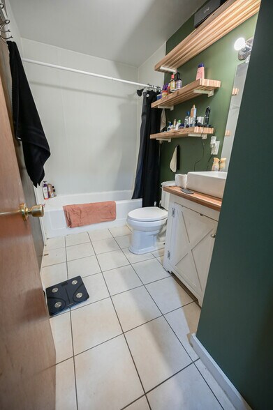 More Photos Of 704 Utica St, Oriskany Specialty For Sale