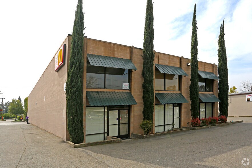 More Photos Of 5840 Gibbons Dr, Carmichael Flex For Lease