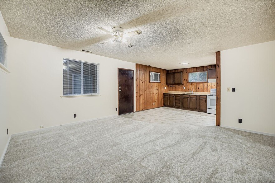 More Photos Of 1031 SW 122nd St, Seattle Apartments For Sale