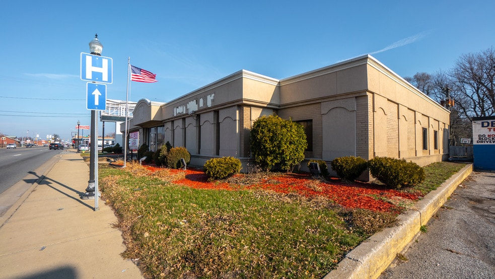 More Photos Of 7007 Calumet Ave, Hammond General Retail For Sale