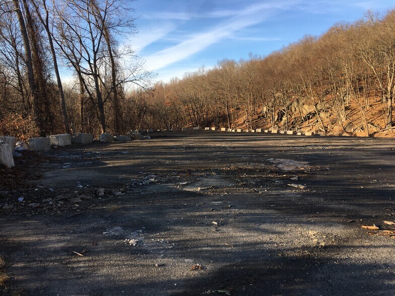 More Photos Of 185 Huntingdon Ave, Waterbury Industrial For Sale