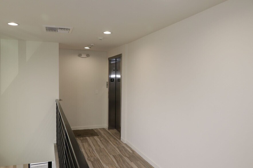 More Photos Of 2430 Amsler St, Torrance Office For Lease