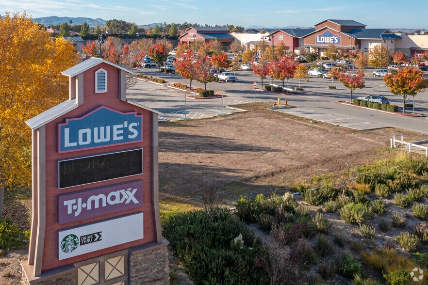 More Photos Of Hwy 46 & Golden Hill Rd @ Highway 46, Paso Robles Unknown For Lease