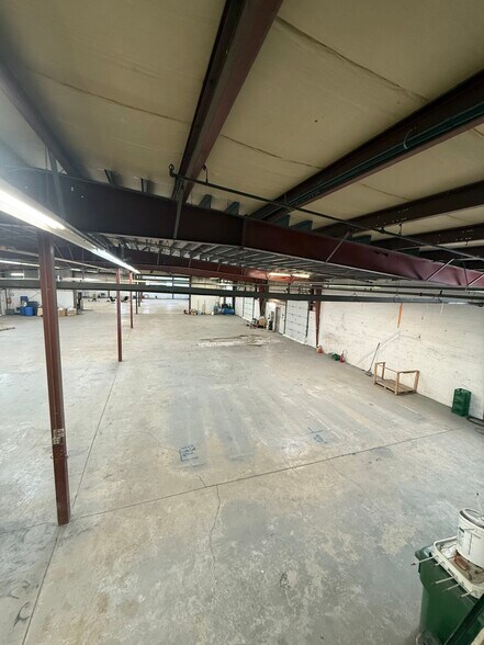 More Photos Of 38 Bruce Cres, Carleton Place Warehouse For Lease