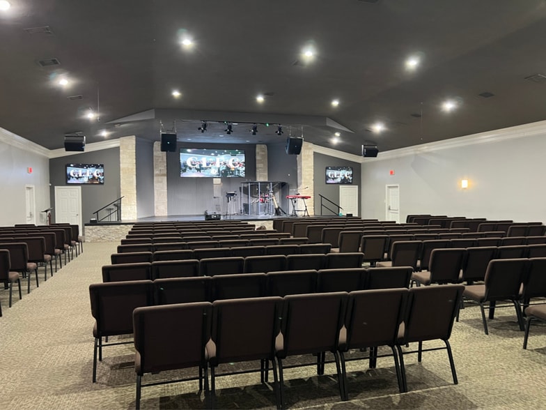 More Photos Of 618 Baca St, Houston Religious Facility For Sale
