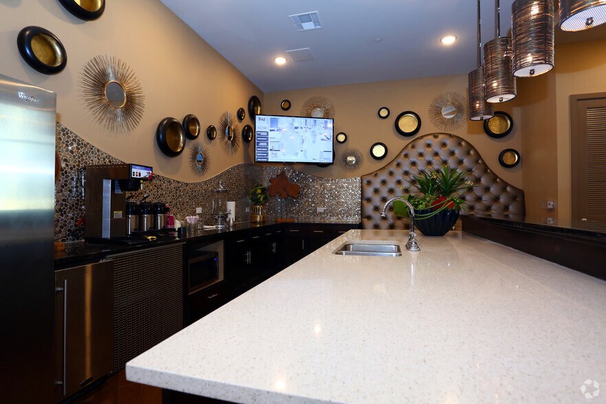 More Photos Of 1325 N Walker Ave, Oklahoma City Apartments For Lease