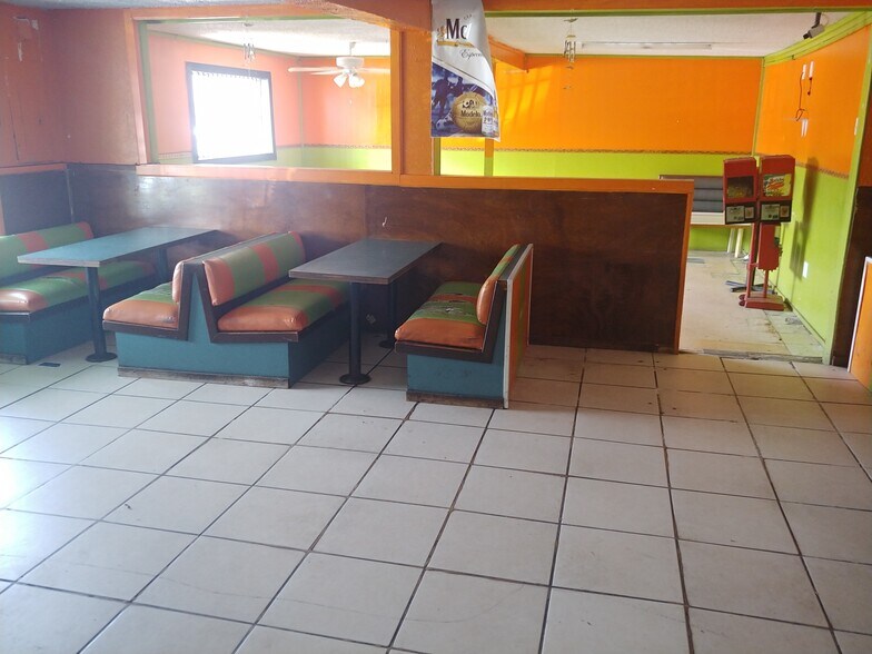 More Photos Of 127-129 Grand Ave, Bacliff Restaurant For Lease