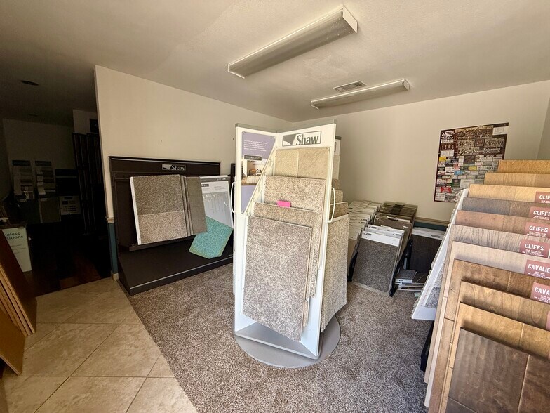 More Photos Of 345 TX-327, Silsbee Office For Sale