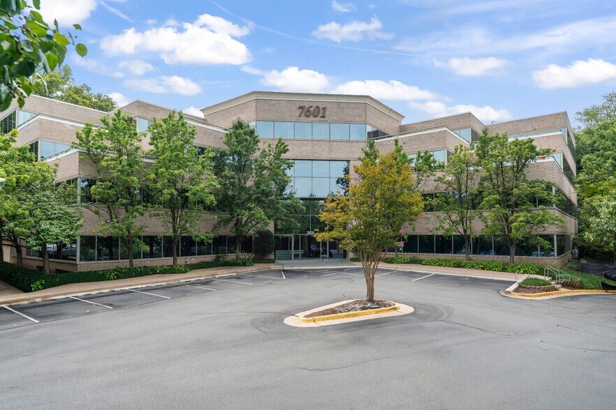 More Photos Of 7601 Lewinsville Rd, McLean Medical For Sale