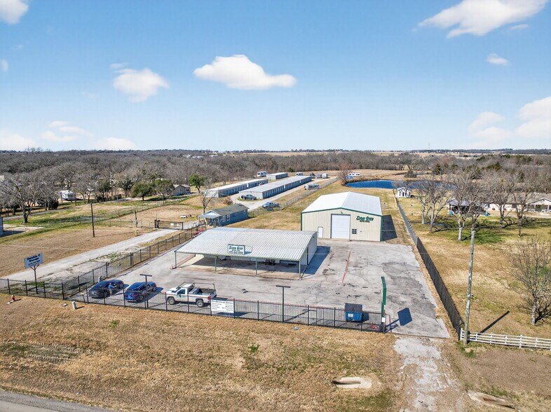 More Photos Of 15377 N Highway 34, Terrell Flex For Sale
