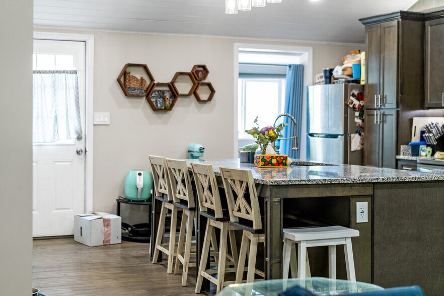 More Photos Of 217 W 28th St, Buena Vista Apartments For Sale