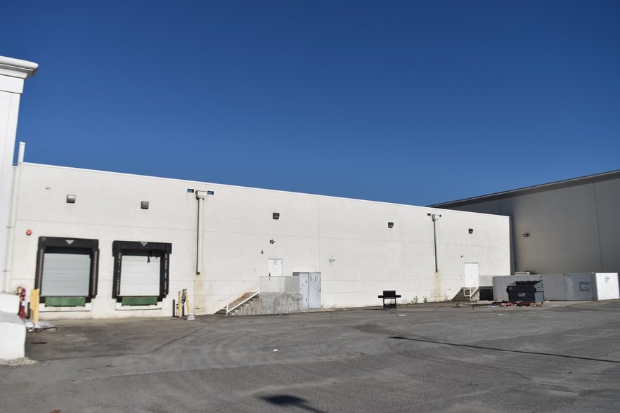 More Photos Of 2707-2735 S Towne Ave, Pomona Unknown For Lease