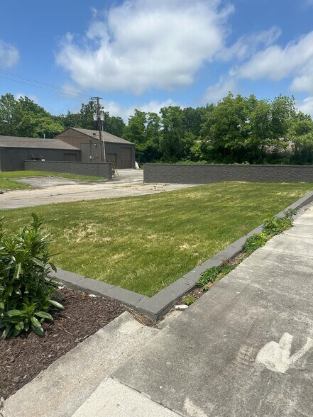 More Photos Of 5911 Echo Dr, Knoxville Warehouse For Lease