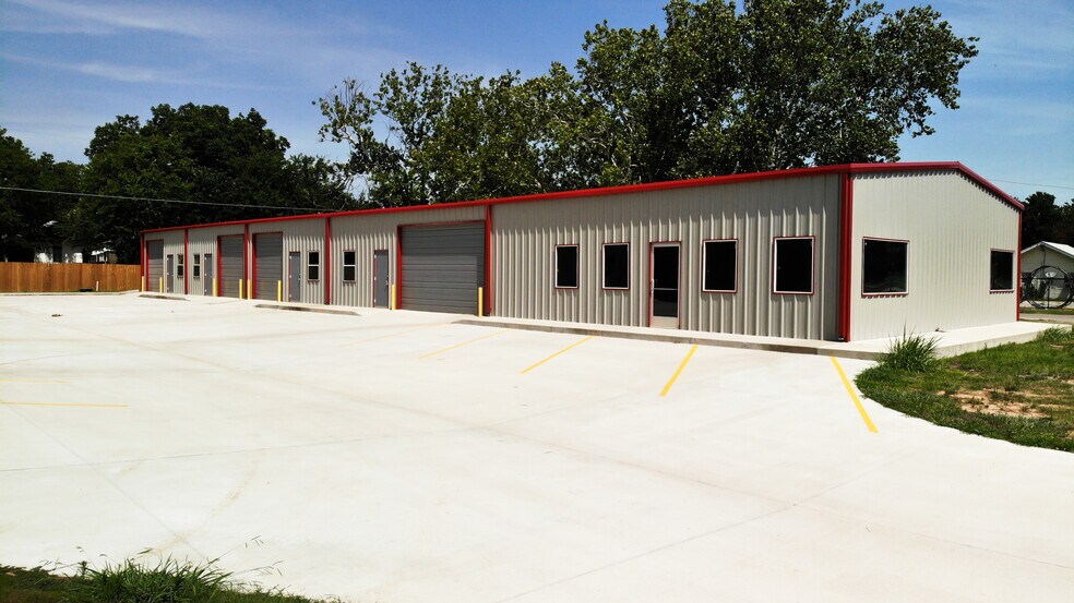 More Photos Of 607 S Lake Murray Dr, Ardmore Showroom For Sale