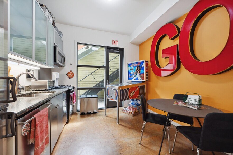 More Photos Of 1010 Grayson St, Berkeley Office Residential For Sale