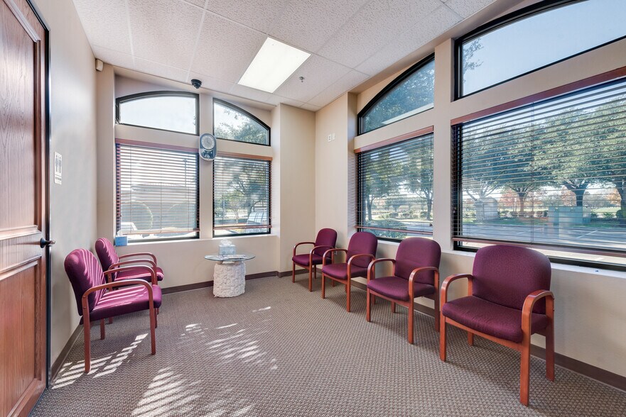 More Photos Of 7920 Preston Rd, Plano Medical For Sale