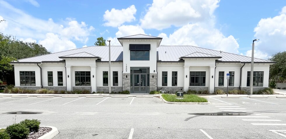 Primary Photo Of 16608 Sunrise Lakes Blvd, Clermont Medical For Sale