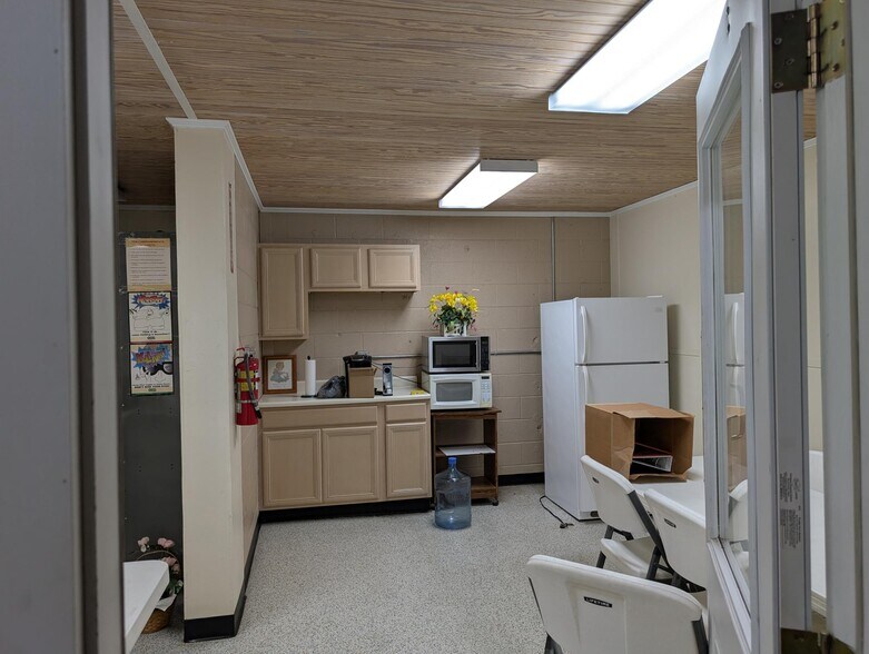 More Photos Of 211 W Main St, Russia Industrial For Sale