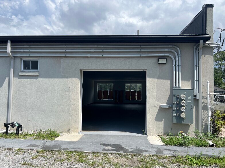 More Photos Of 1044-1050 Cassat Ave, Jacksonville Storefront For Sale