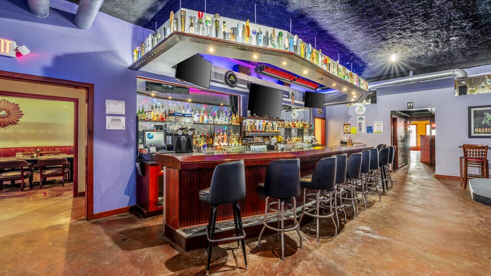 More Photos Of 207 E Hughitt St, Iron Mountain Restaurant For Sale