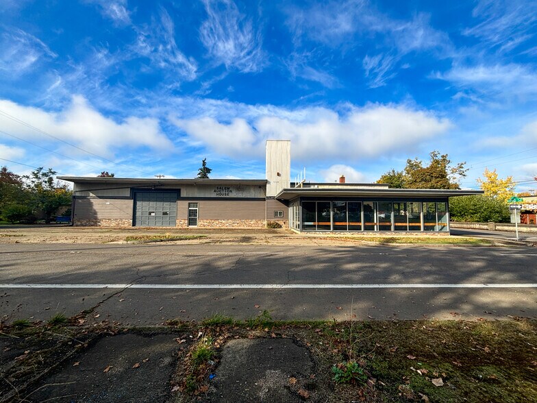 More Photos Of 1515 13th St SE, Salem Flex For Sale