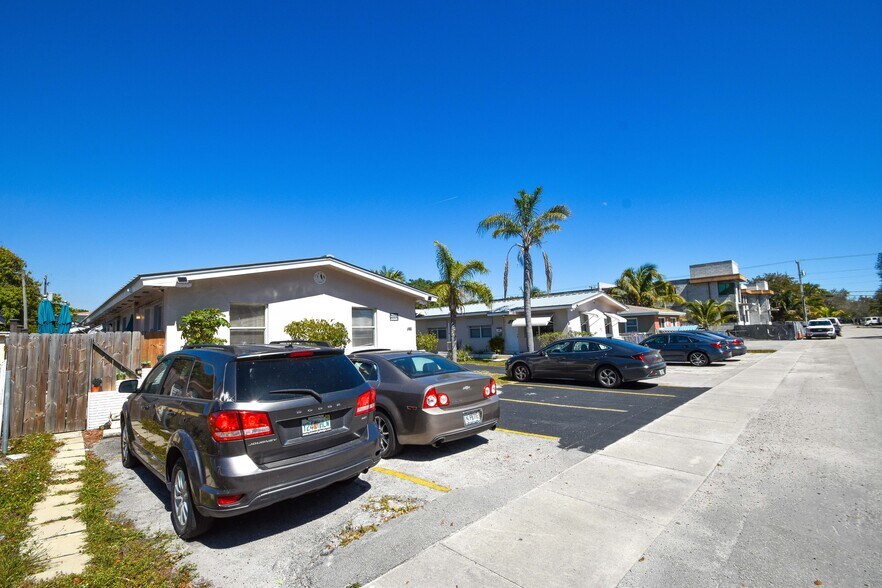 More Photos Of 2223 Adams St, Hollywood Apartments For Sale