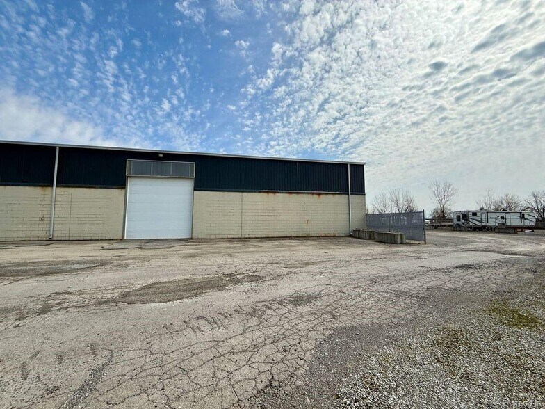 More Photos Of 8555 Packard Rd, Niagara Falls Warehouse For Lease