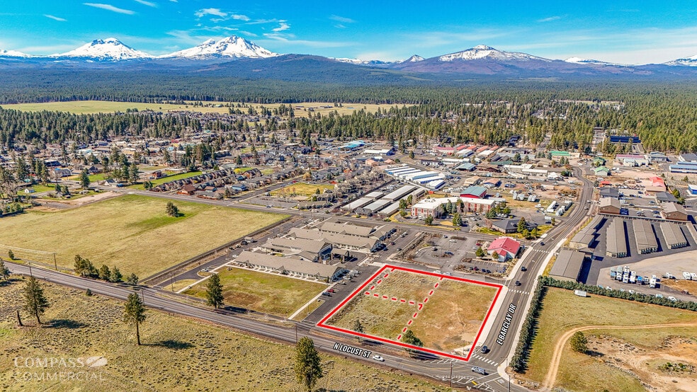 More Photos Of Barclay Dr @ N Locust St., Sisters Land For Lease