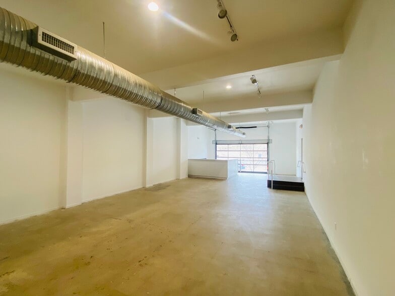 More Photos Of 188 Coxe Ave, Asheville Showroom For Lease