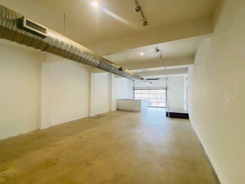 More Photos Of 188 Coxe Ave, Asheville Showroom For Lease