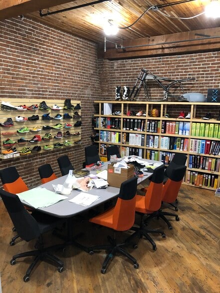 More Photos Of 1104 NW 15th Ave, Portland Office For Lease