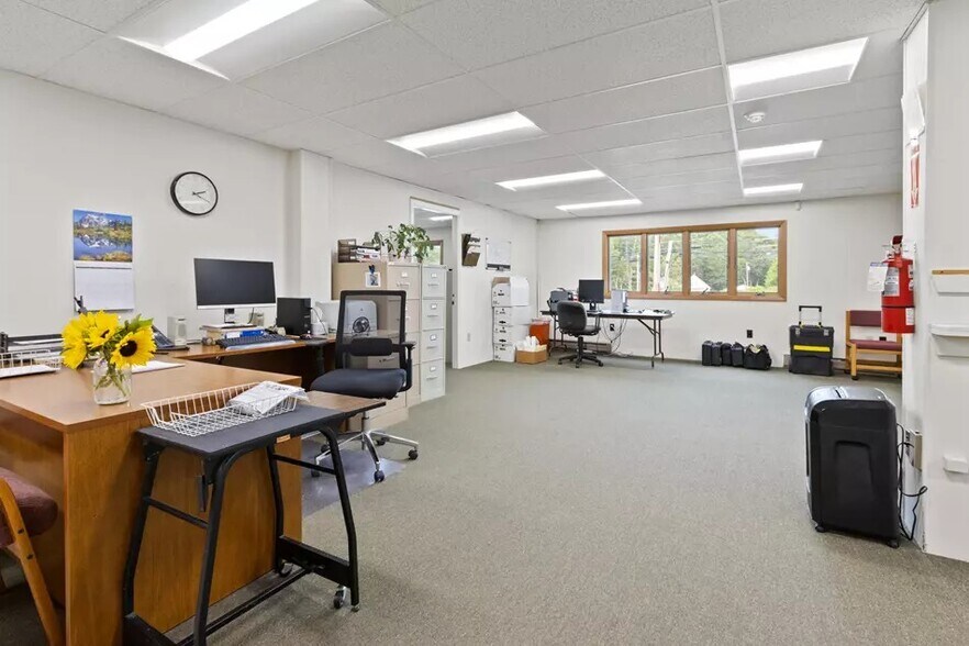 More Photos Of 587 Spring St, Westbrook Office For Sale