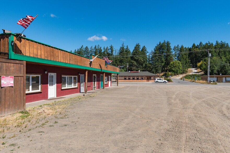 More Photos Of 15610 Olson Dr Kp N, Lakebay Bar For Sale